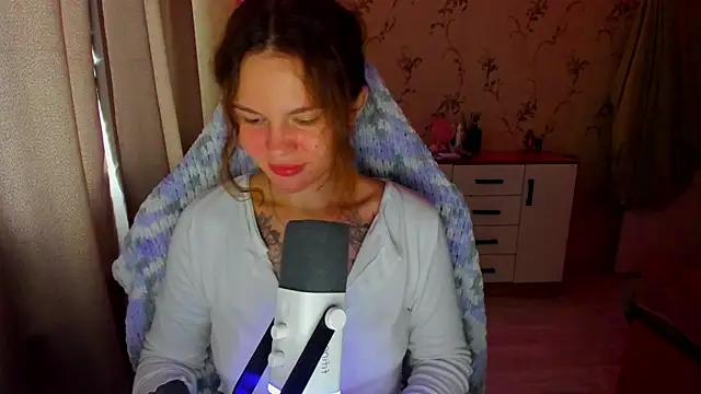 Snapshot of yourdreamm_ chatting on 10.08.25 yourdreamm online show from 10.08.25