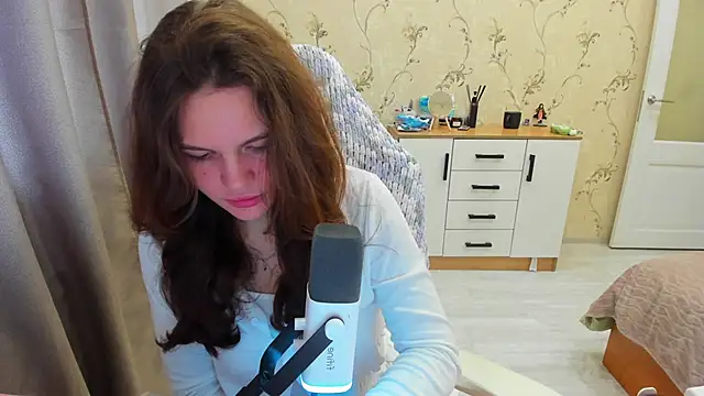 Snapshot of yourdreamm_ chatting on 10.23.25 yourdreamm online show from 10.23.25