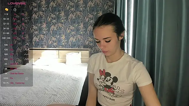 Snapshot of Kseni_a chatting on 10.04.25 Kseni a online show from 10.04.25