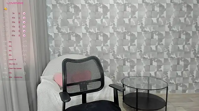 Snapshot of Kseni_a chatting on 11.08.25 Kseni a online show from 11.08.25