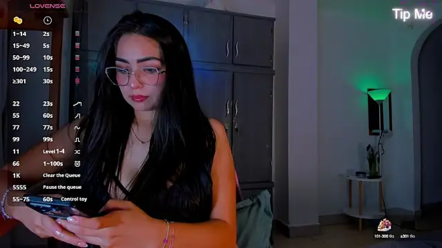 Snapshot of latingabby chatting on 09.29.25 latingabby online show from 09.29.25