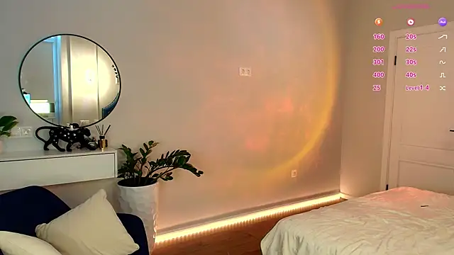 Katherinepinke online show from 11.28.25