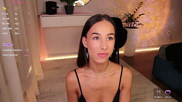 Katherinepinke online show from 04.16.26