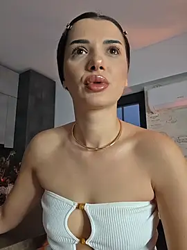 Snapshot of NaughtyChloe chatting on 11.14.25 NaughtyChloe online show from 11.14.25