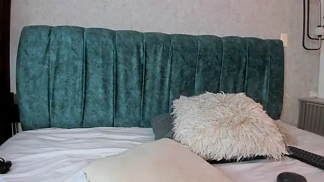 Loren Couple online show from 06.03.26