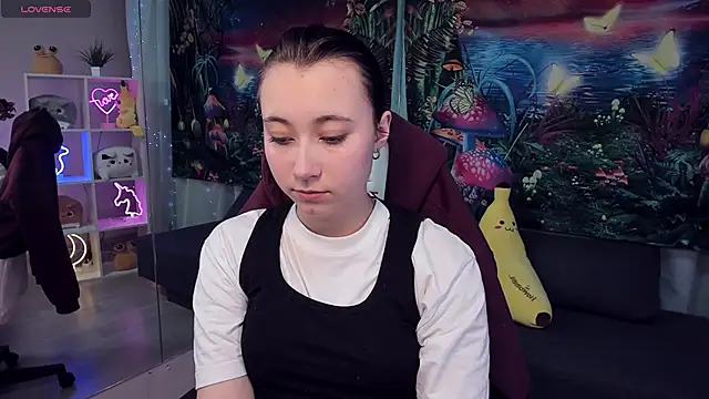 ClaraParks online show from 10.04.25