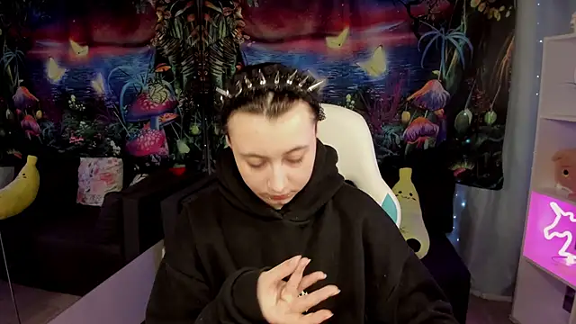 ClaraParks online show from 04.11.26