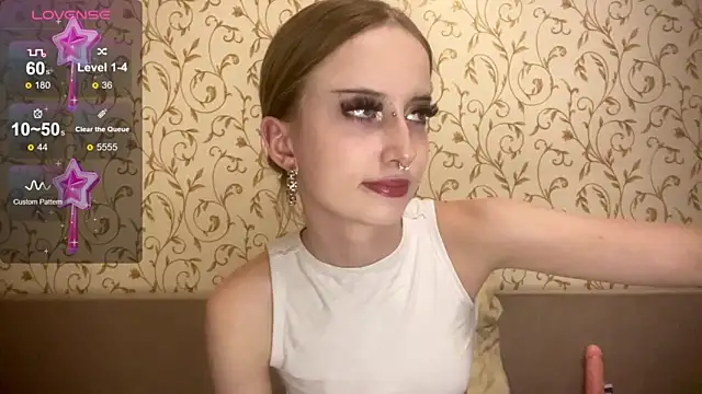 kittywithu online show from 10.04.25