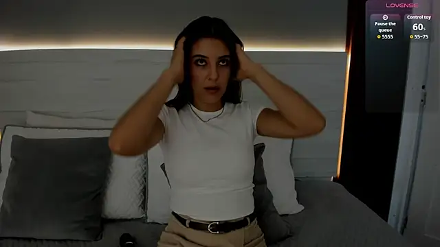 Emmy Meadows online show from 10.04.25