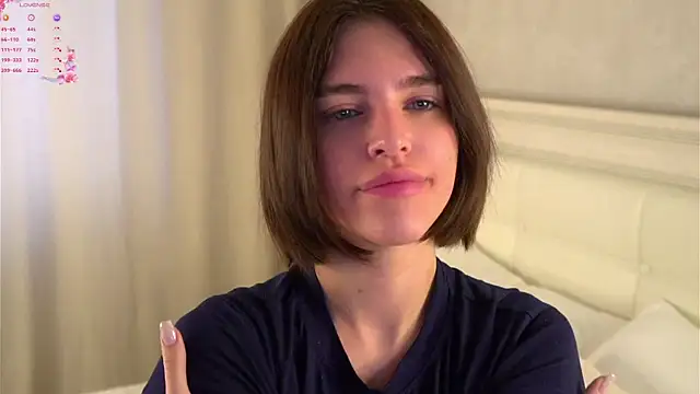 Snapshot of EleneButton chatting on 04.28.26 EleneButton online show from 04.28.26