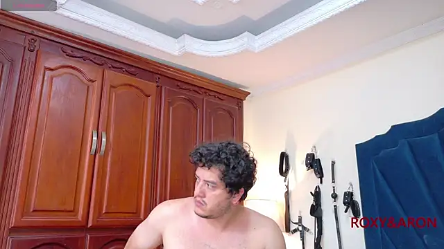 RoxyandAron2 online show from 05.11.26