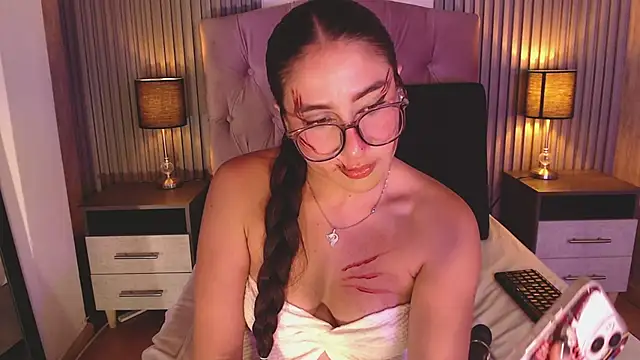 Bonnali lune online show from 10.10.25