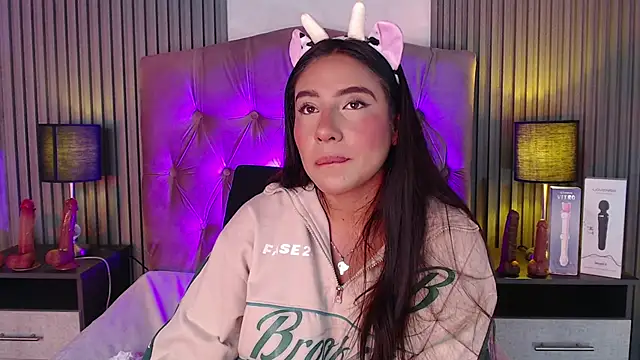 Bonnali lune online show from 10.21.25