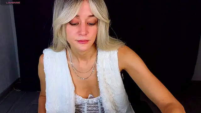 Snapshot of thief_of_hearts chatting on 10.04.25 thief of hearts online show from 10.04.25