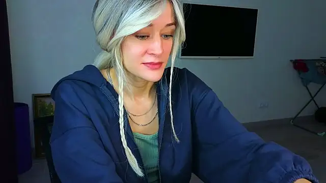 Snapshot of thief_of_hearts chatting on 11.19.25 thief of hearts online show from 11.19.25