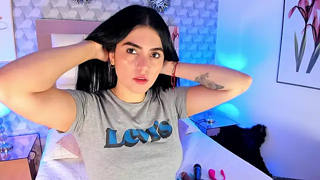 Snapshot of Sasha__sims__ chatting on 10.15.25 Sasha sims online show from 10.15.25