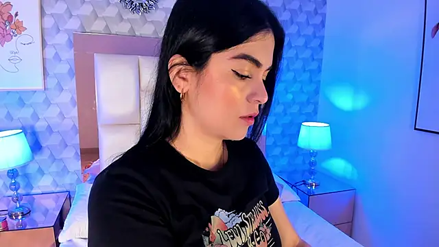 Snapshot of Sasha__sims__ chatting on 10.24.25 Sasha sims online show from 10.24.25