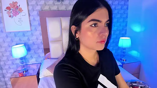 Snapshot of Sasha__sims__ chatting on 10.25.25 Sasha sims online show from 10.25.25