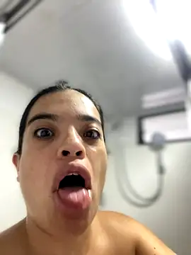 JuanitaMore01 online show from 10.19.25