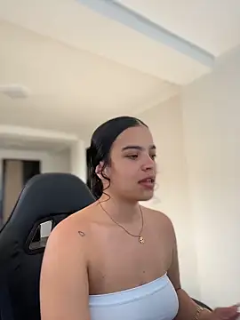 JuanitaMore01 online show from 03.15.26