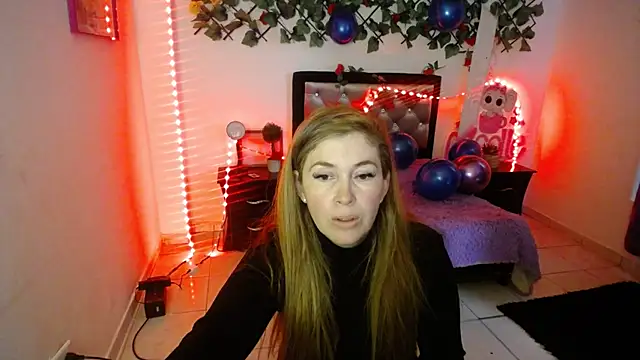 laura evans1998 online show from 09.12.25