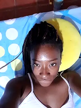 Snapshot of DarkHoneyy chatting on 11.13.25 DarkHoneyy online show from 11.13.25