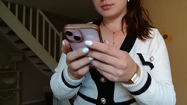 Snapshot of liloush__ chatting on 09.29.25 liloush online show from 09.29.25