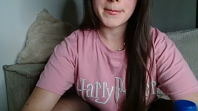 Snapshot of liloush__ chatting on 11.13.25 liloush online show from 11.13.25