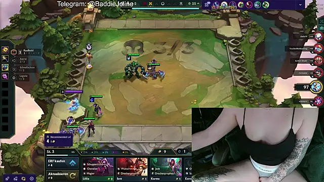 Snapshot of BaddieJoline chatting on 11.04.25 BaddieJoline online show from 11.04.25