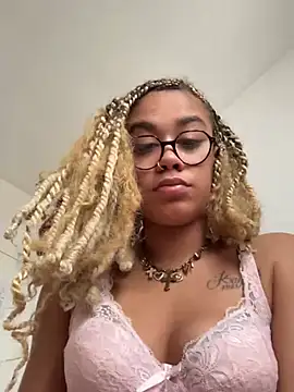 sexentrevoisin online show from 03.05.26