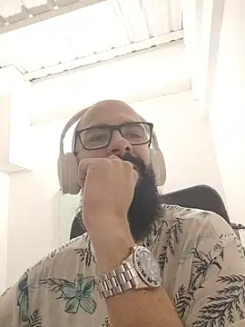 Snapshot of FranccoJ chatting on 11.06.25 FranccoJ online show from 11.06.25