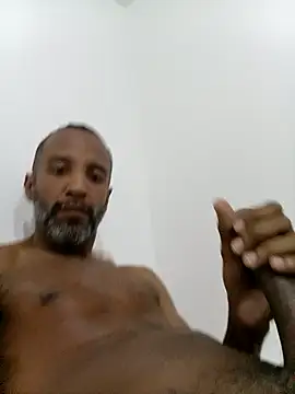 Snapshot of Pretin_Maroto chatting on 10.25.25 Pretin Maroto online show from 10.25.25