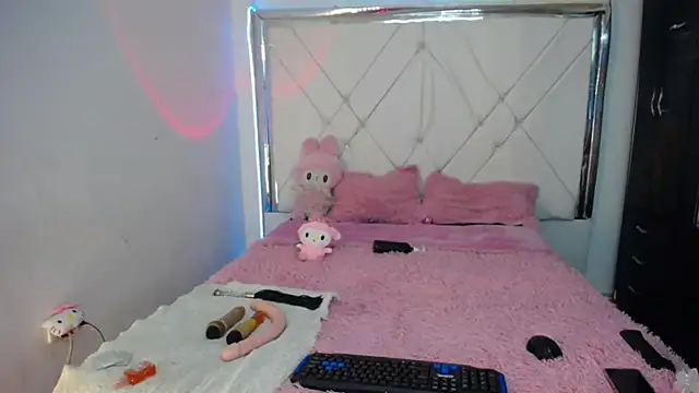 Dulce petit  online show from 09.15.25