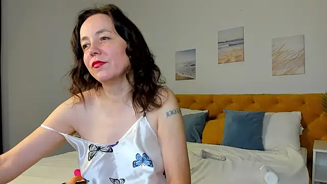 Snapshot of Kira_Adler chatting on 10.14.25 Kira Adler online show from 10.14.25