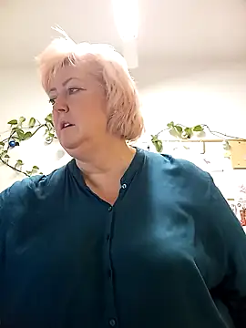 Snapshot of TerezaVelvet chatting on 09.30.25 TerezaVelvet online show from 09.30.25