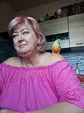 Snapshot of TerezaVelvet chatting on 10.19.25 TerezaVelvet online show from 10.19.25