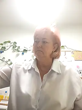 Snapshot of TerezaVelvet chatting on 10.21.25 TerezaVelvet online show from 10.21.25