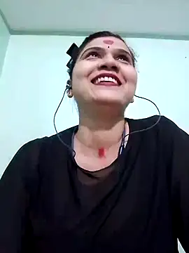 Snapshot of Kavya-Tiwari chatting on 10.23.25 Kavya-Tiwari online show from 10.23.25