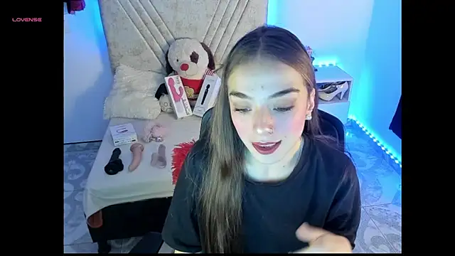 Mia Victoria22 online show from 05.19.26