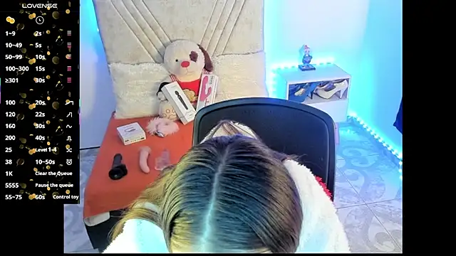 Mia Victoria22 online show from 06.12.26