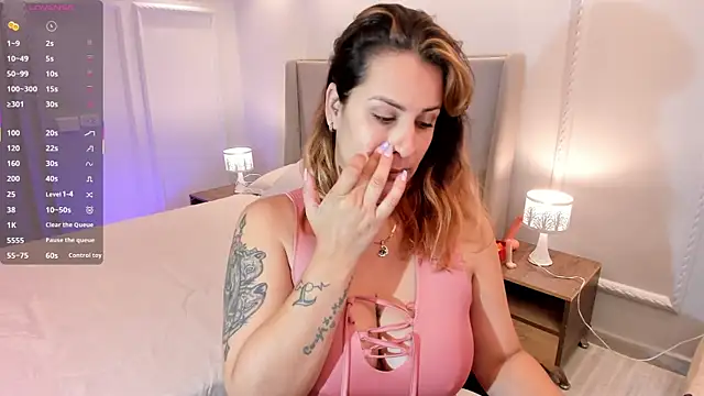 Snapshot of Scarley chatting on 10.09.25 Scarley online show from 10.09.25