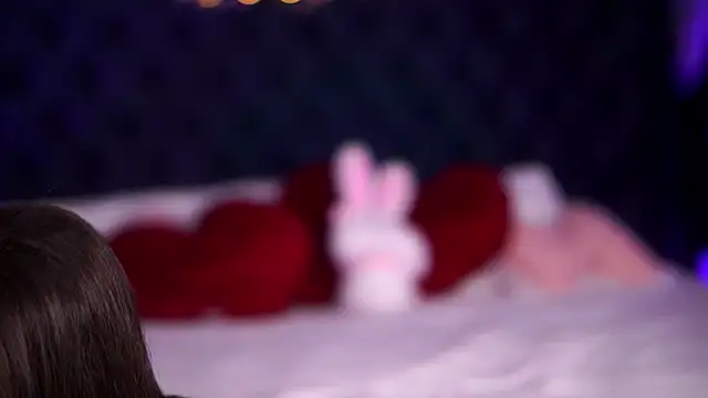 LalaRoze online show from 12.04.25