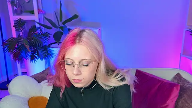 SakuraBliss online show from 10.02.25