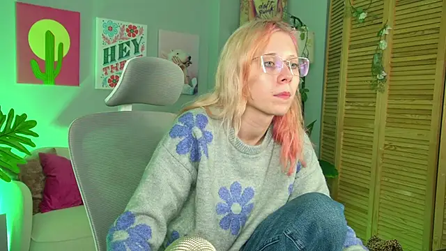 SakuraBliss online show from 11.04.25