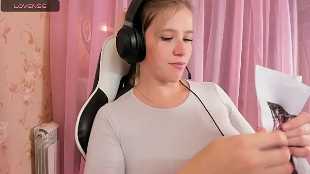 Anabel-Candy online show from 10.25.25