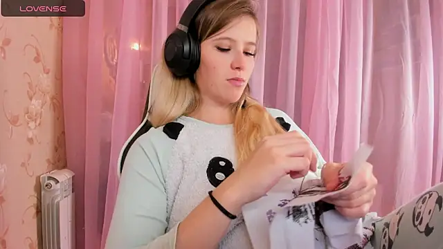 Anabel-Candy online show from 10.26.25