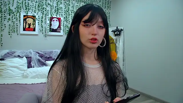 MistyMarlo online show from 11.04.25