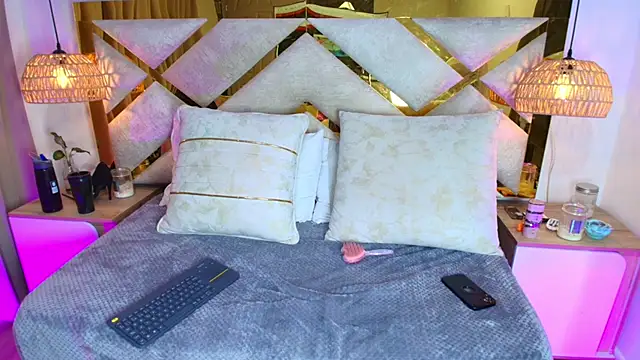 Scarlett Vegaa online show from 10.28.25