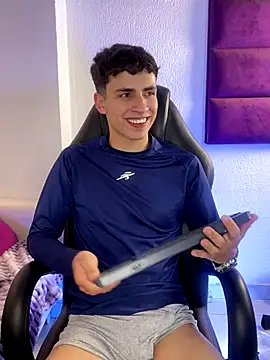 AdrianRinaldi online show from 09.28.25