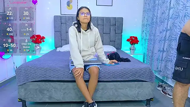 Soffia Konig  online show from 04.18.26